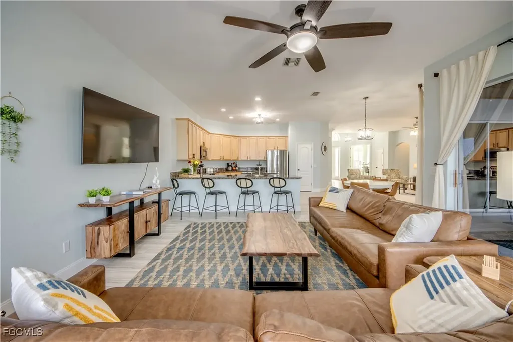 118 NE 21st Avenue Cape Coral FL 33909