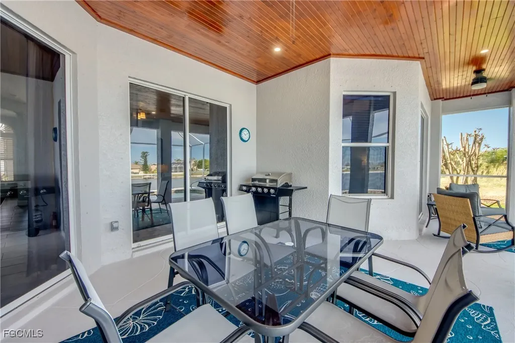 118 NE 21st Avenue Cape Coral FL 33909
