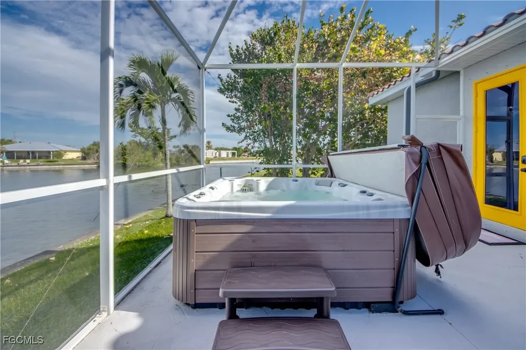 118 NE 21st Avenue Cape Coral FL 33909