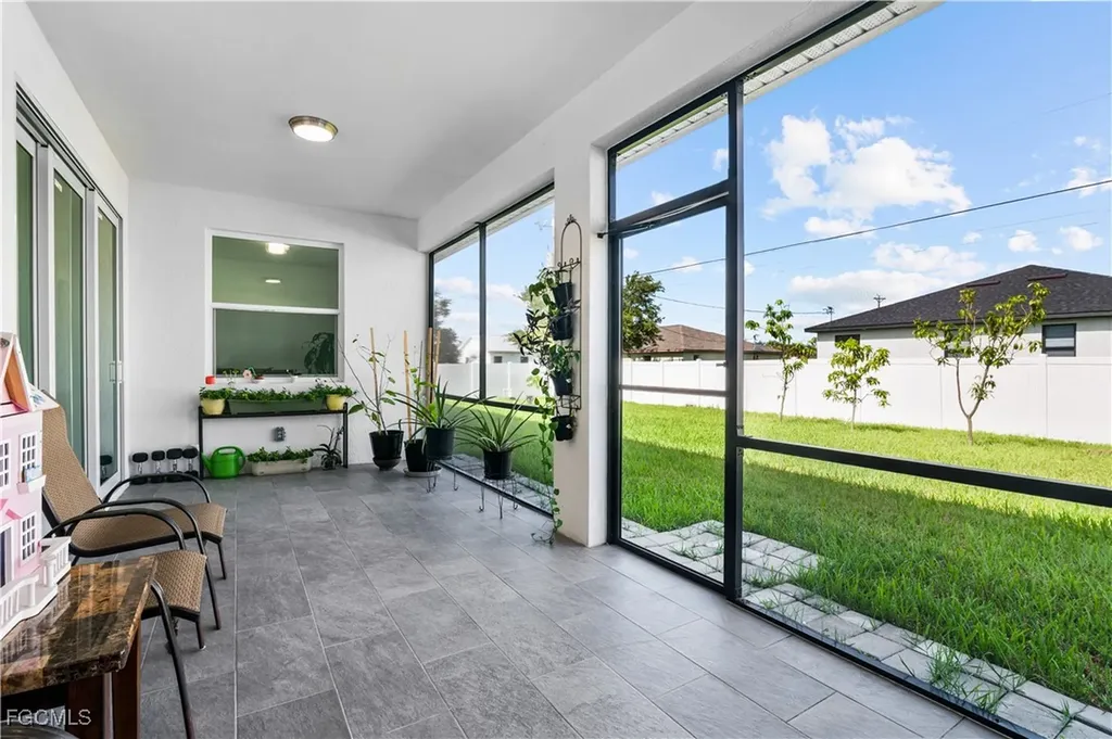 1516 NE 17th Avenue Cape Coral FL 33909