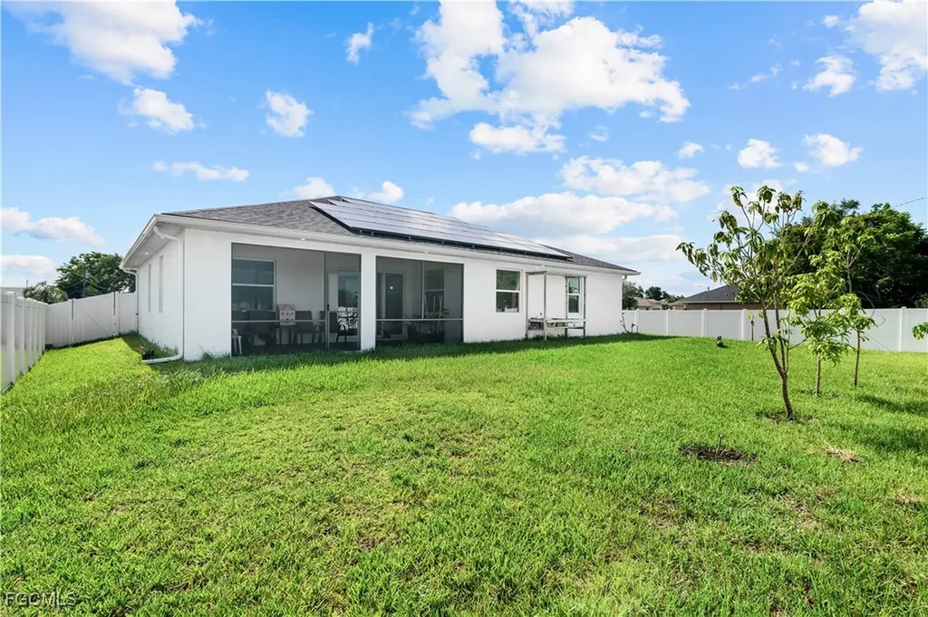 1516 NE 17th Avenue Cape Coral FL 33909