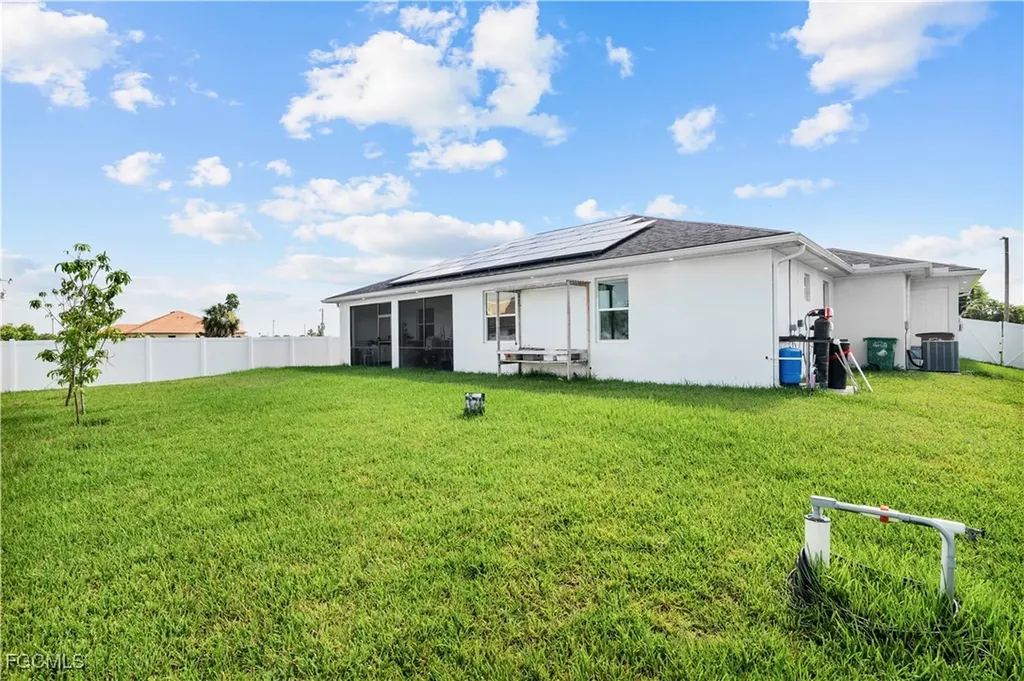 1516 NE 17th Avenue Cape Coral FL 33909