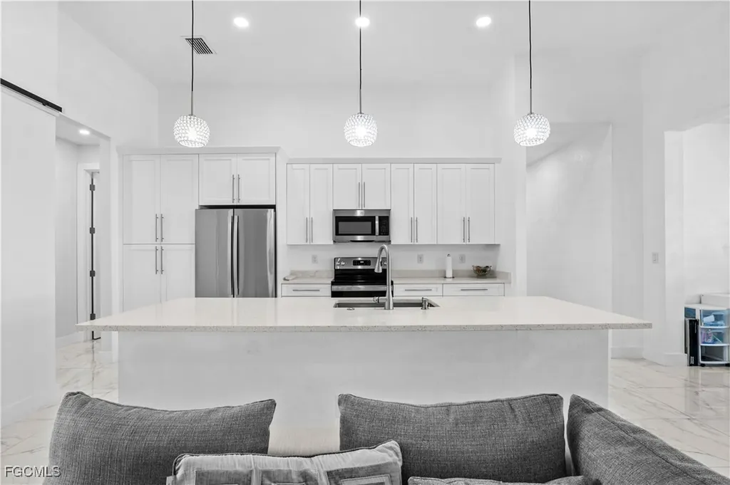 1516 NE 17th Avenue Cape Coral FL 33909