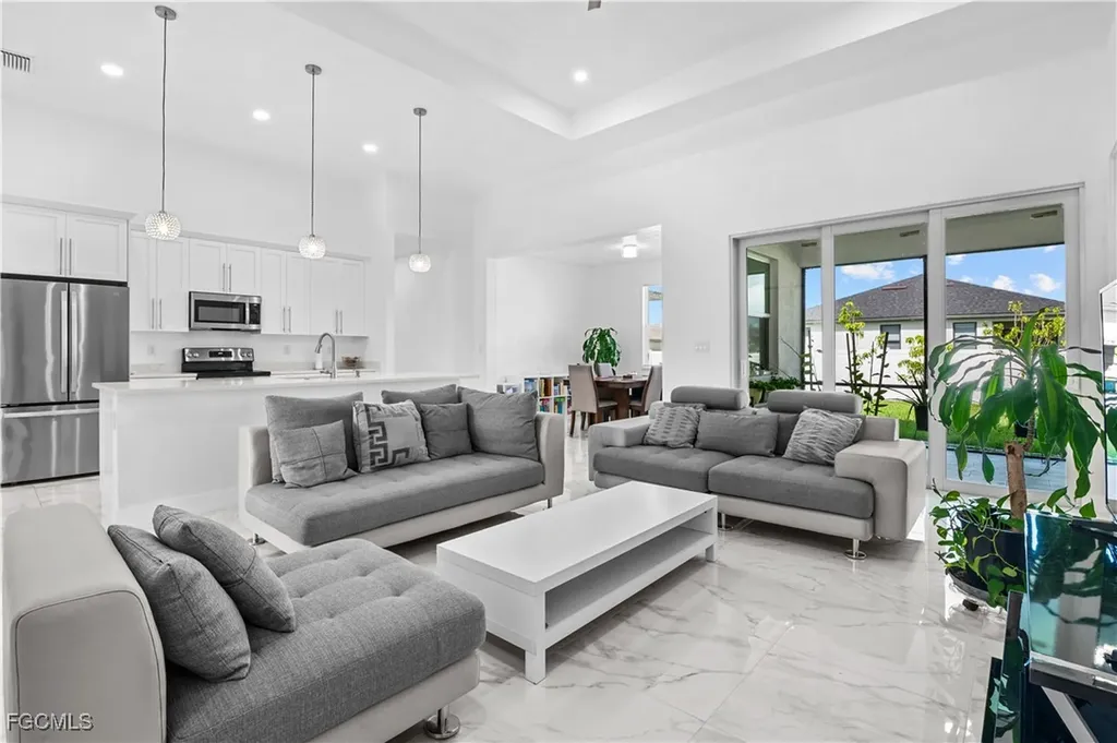 1516 NE 17th Avenue Cape Coral FL 33909