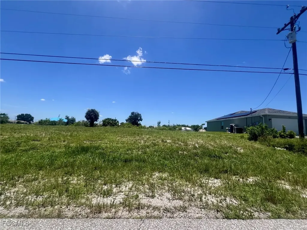 2110 NW 6th Place Cape Coral FL 33993