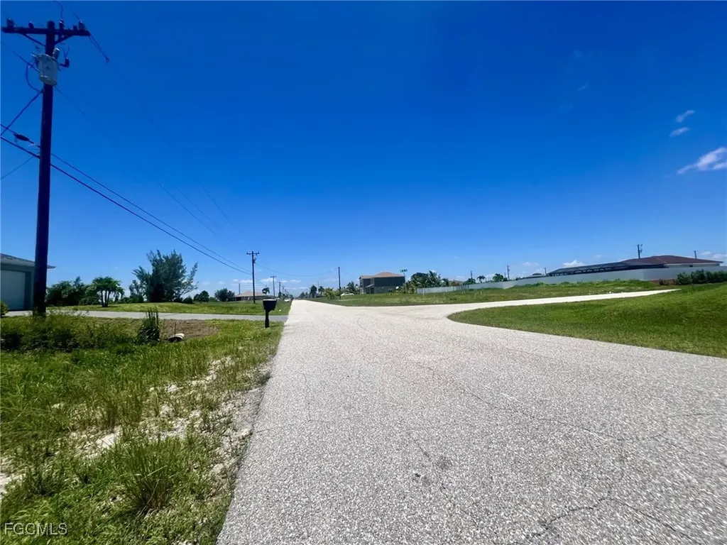 2110 NW 6th Place Cape Coral FL 33993