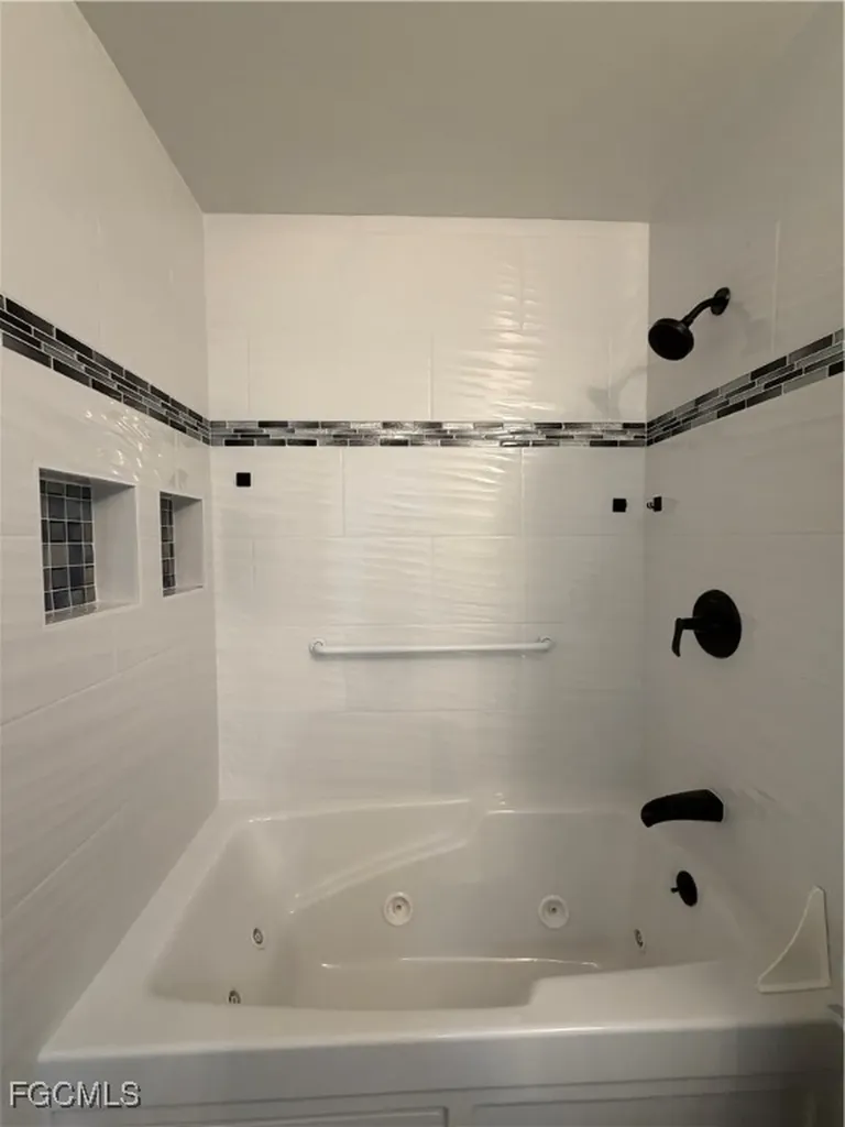1418 Cape Coral Parkway W Cape Coral FL 33914