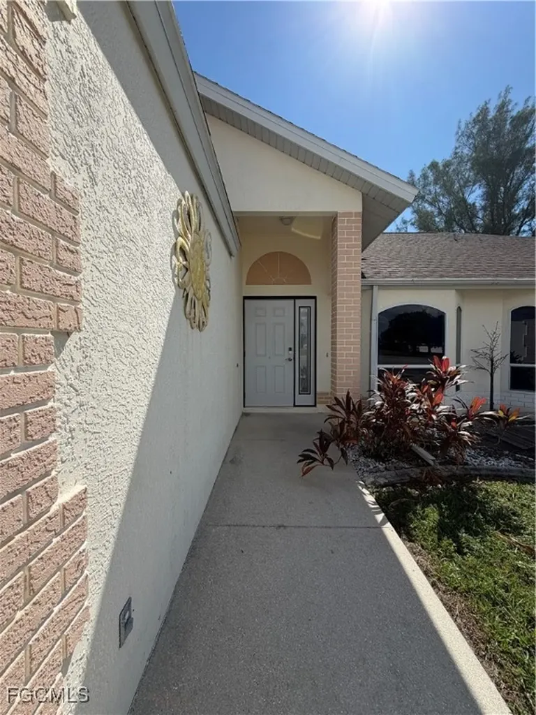 1418 Cape Coral Parkway W Cape Coral FL 33914