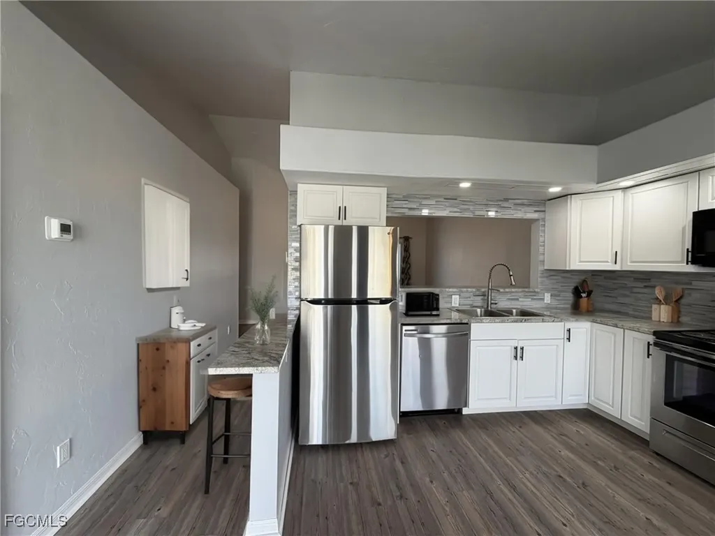 1418 Cape Coral Parkway W Cape Coral FL 33914