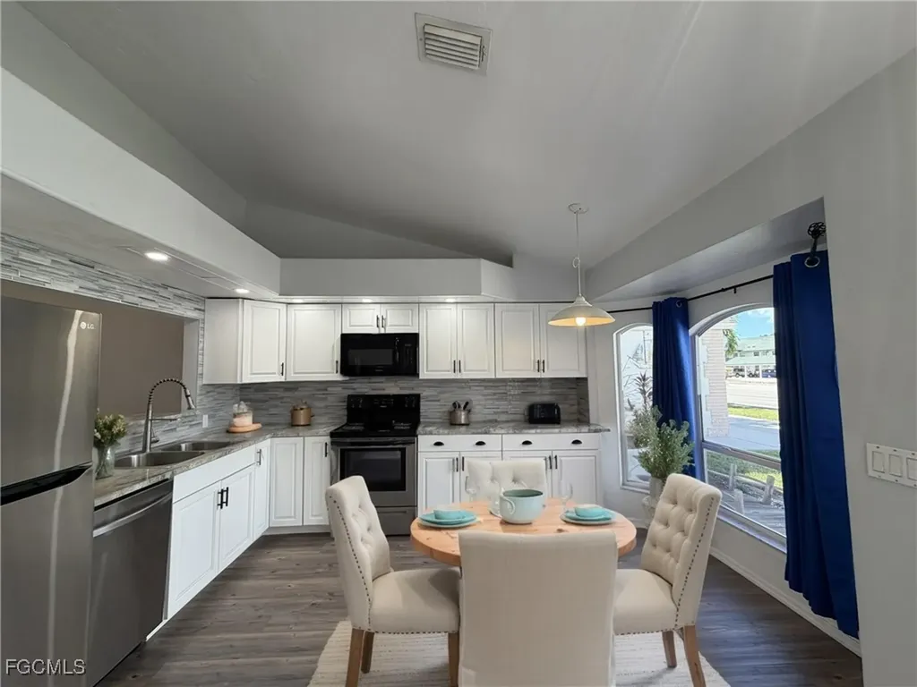 1418 Cape Coral Parkway W Cape Coral FL 33914
