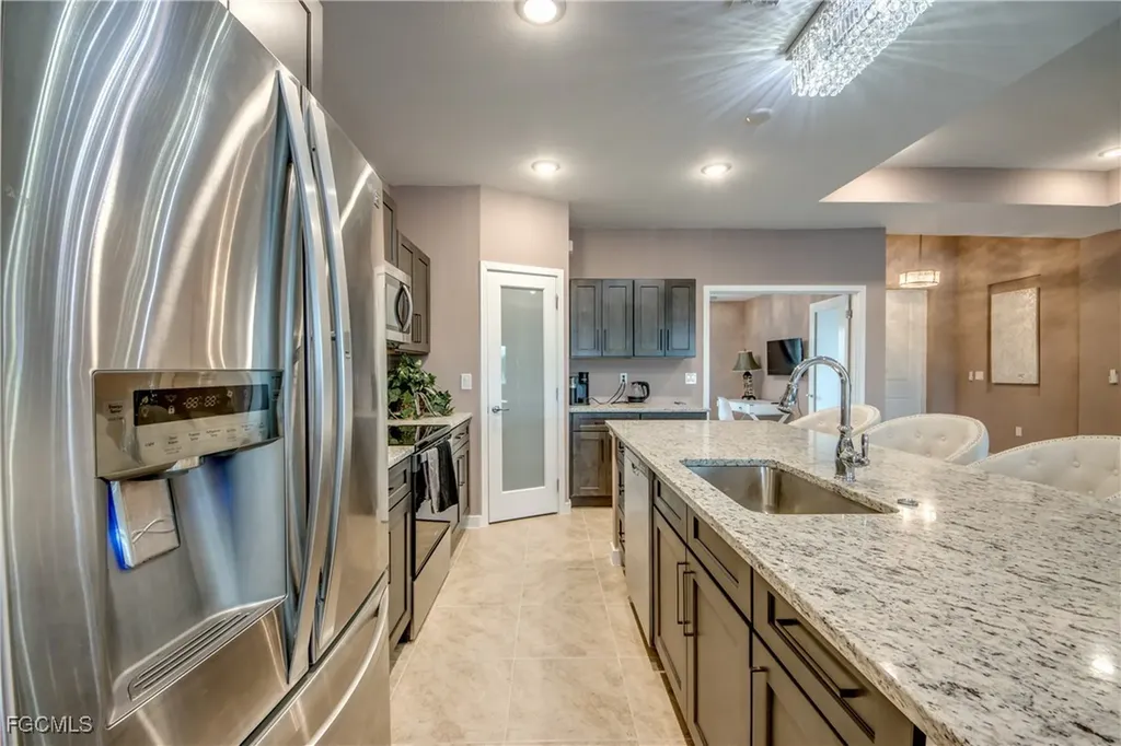 1042 NW 32nd Place Cape Coral FL 33993