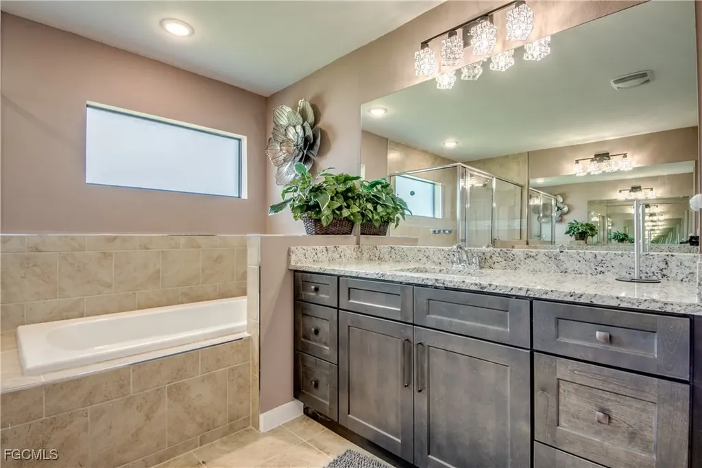 1042 NW 32nd Place Cape Coral FL 33993