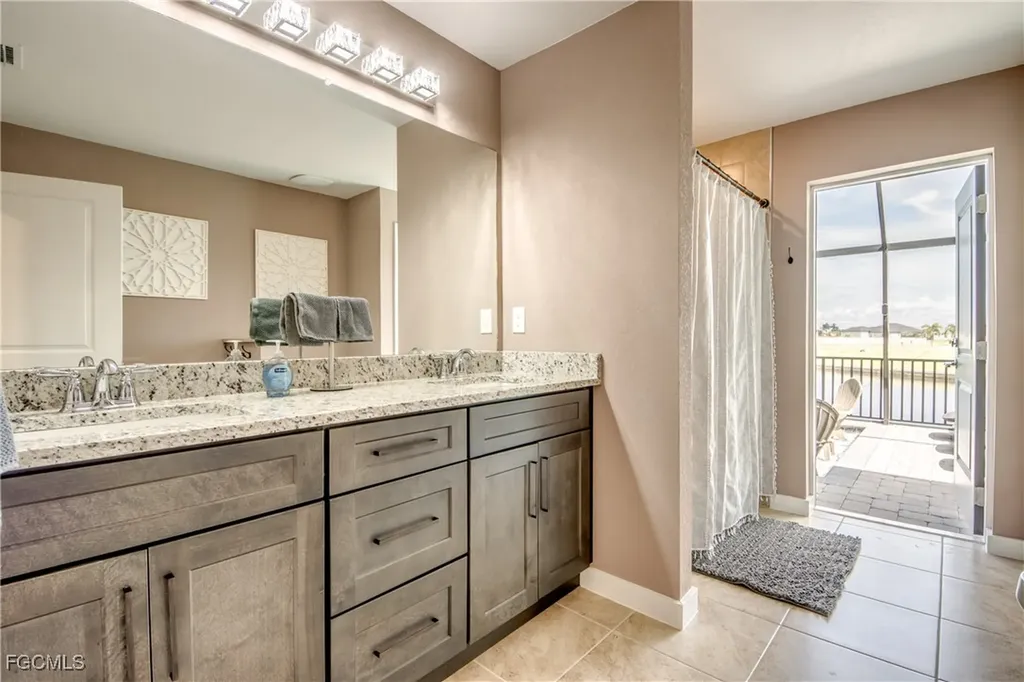 1042 NW 32nd Place Cape Coral FL 33993