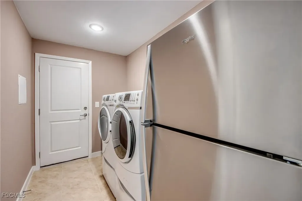 1042 NW 32nd Place Cape Coral FL 33993