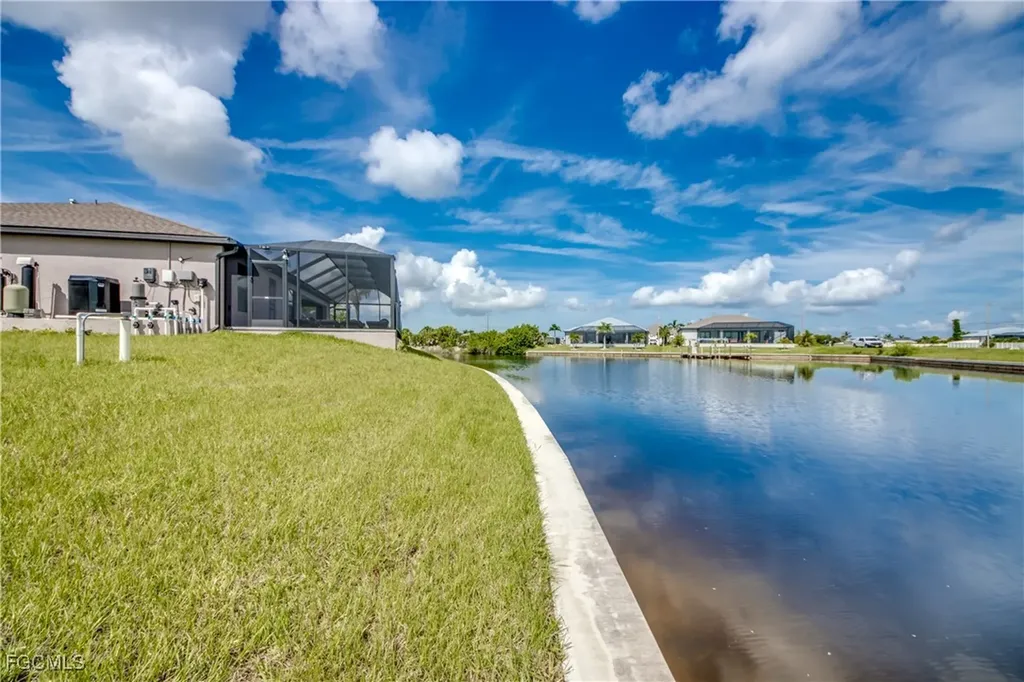 1042 NW 32nd Place Cape Coral FL 33993