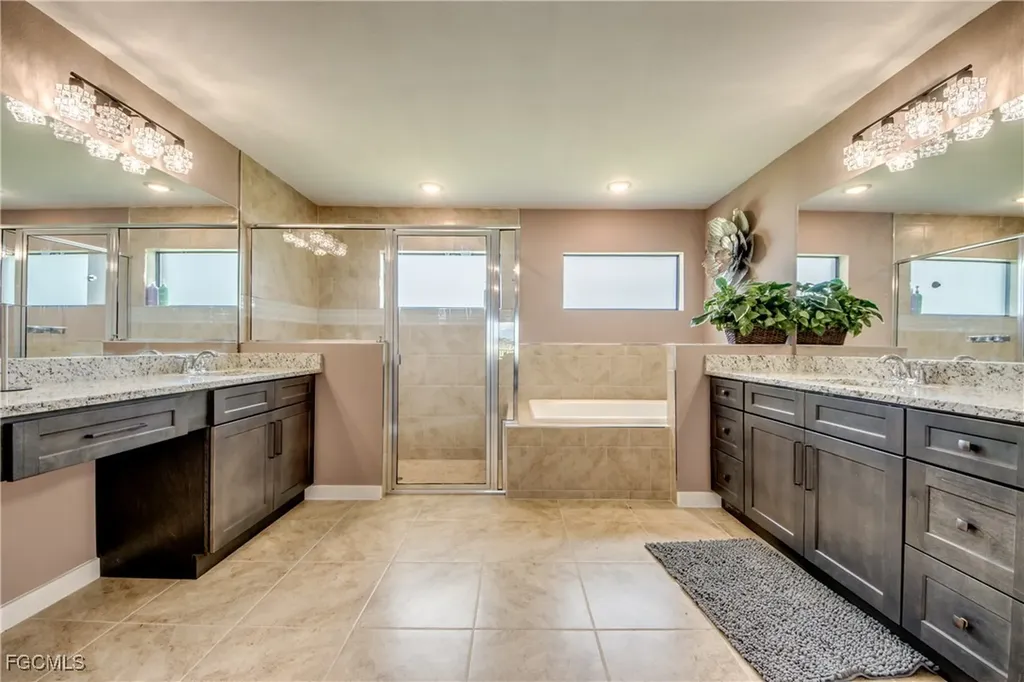 1042 NW 32nd Place Cape Coral FL 33993