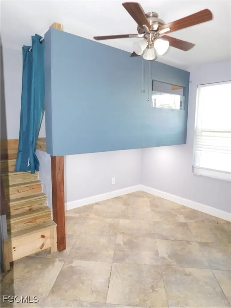 1217 NE 1st Place Cape Coral FL 33909