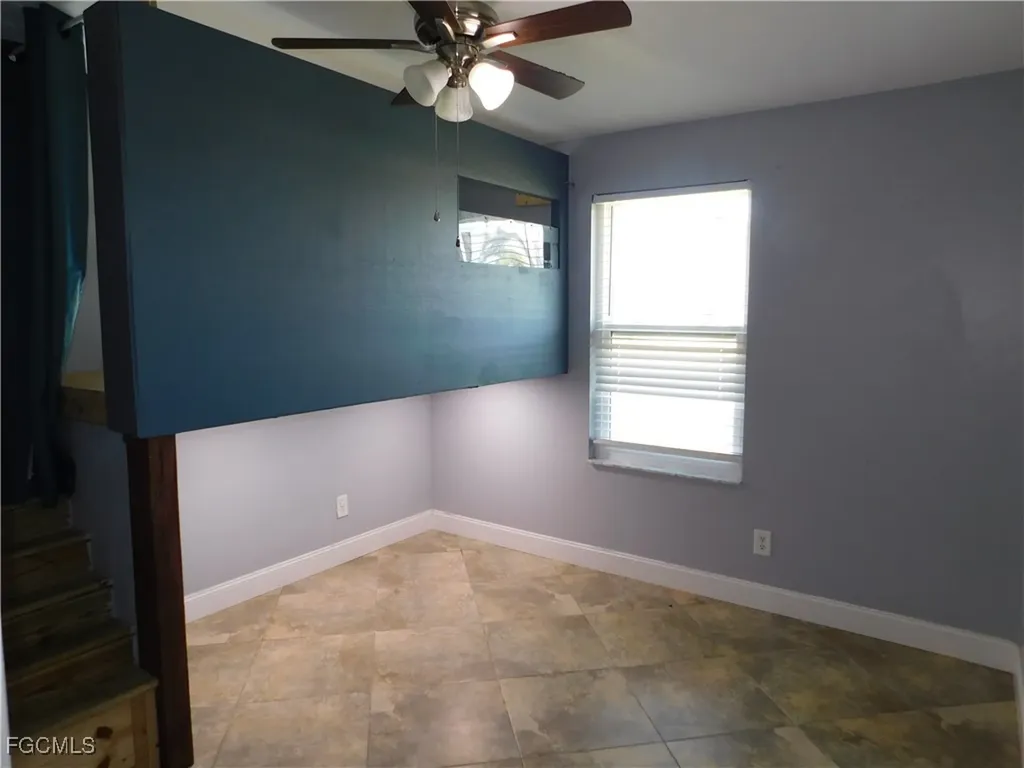 1217 NE 1st Place Cape Coral FL 33909