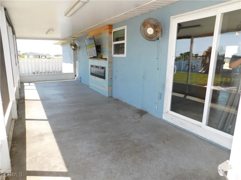 1217 NE 1st Place Cape Coral FL 33909