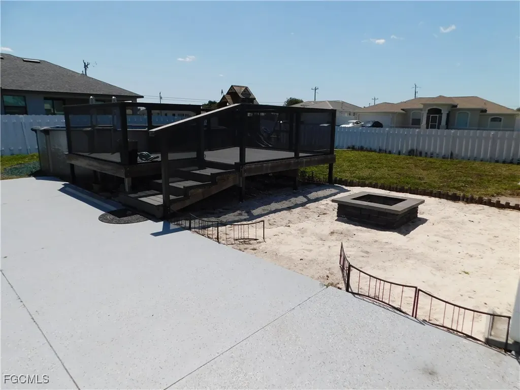 1217 NE 1st Place Cape Coral FL 33909