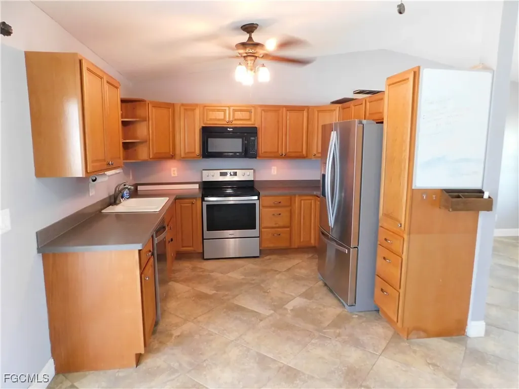1217 NE 1st Place Cape Coral FL 33909