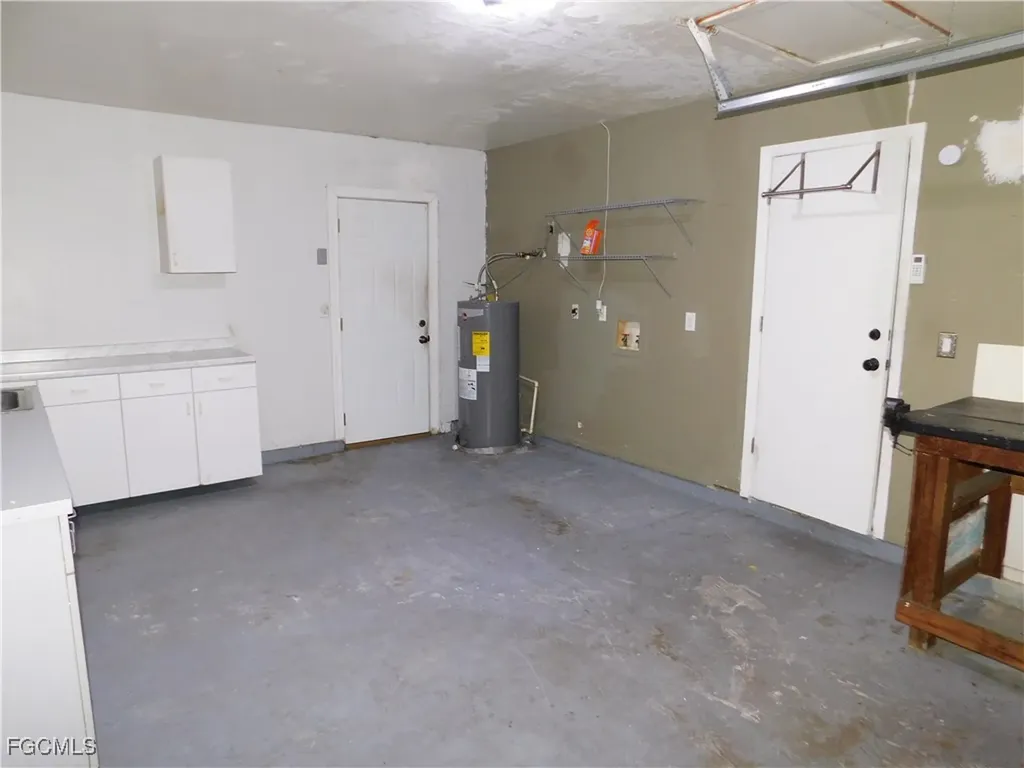 1217 NE 1st Place Cape Coral FL 33909