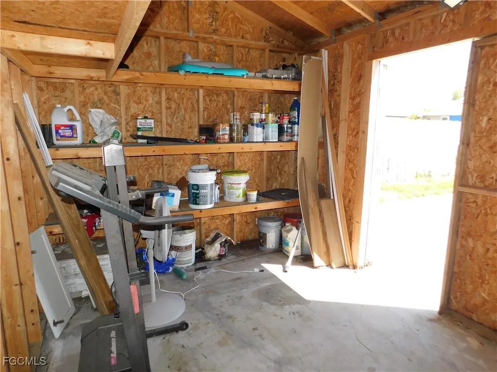 1217 NE 1st Place Cape Coral FL 33909