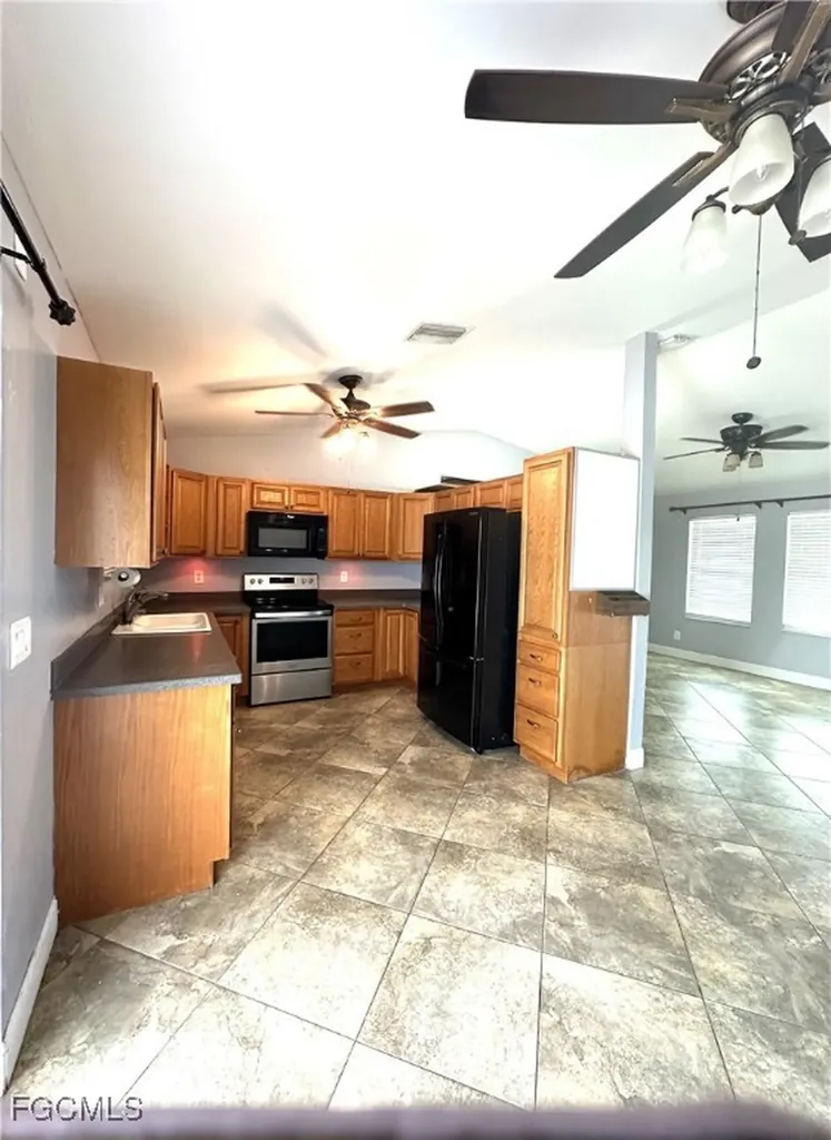 1217 NE 1st Place Cape Coral FL 33909