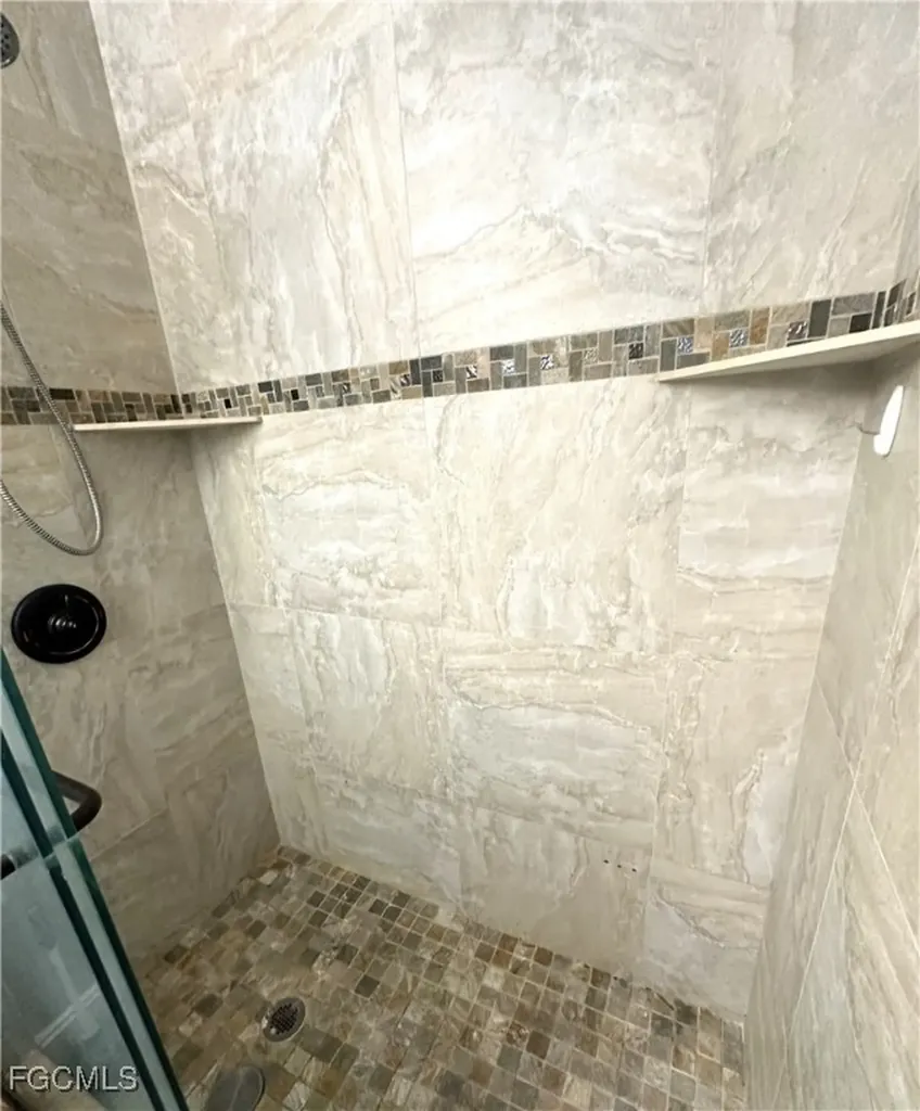 1217 NE 1st Place Cape Coral FL 33909