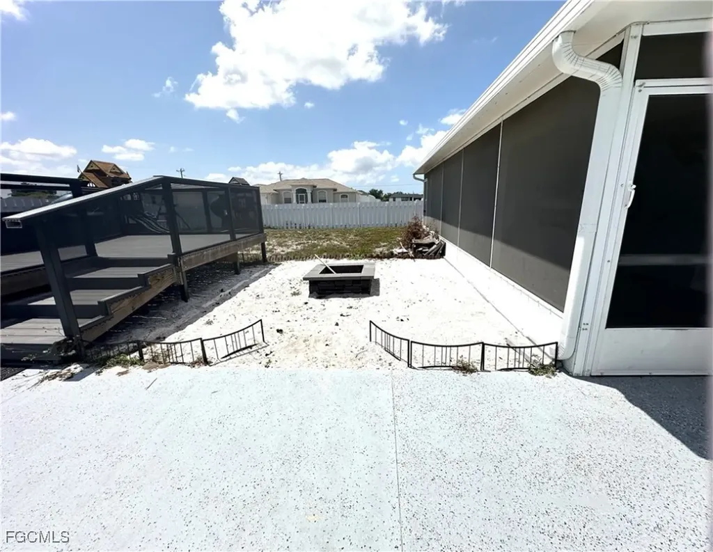 1217 NE 1st Place Cape Coral FL 33909