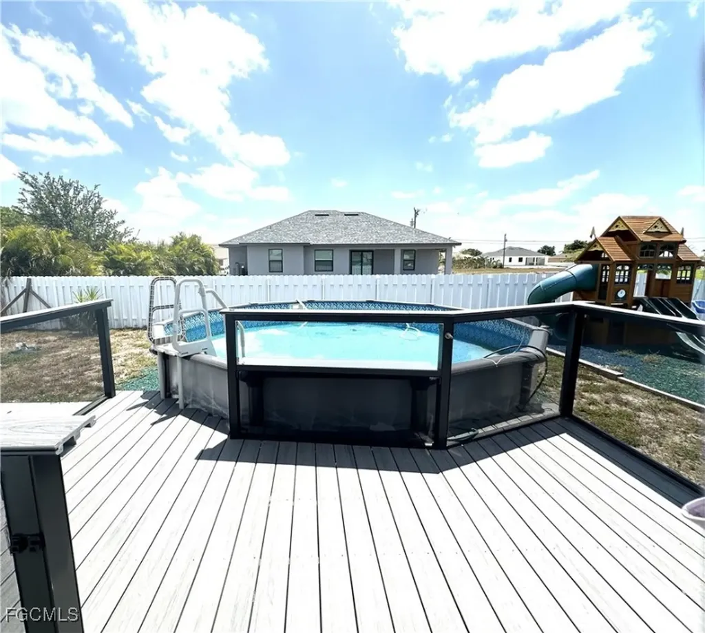 1217 NE 1st Place Cape Coral FL 33909