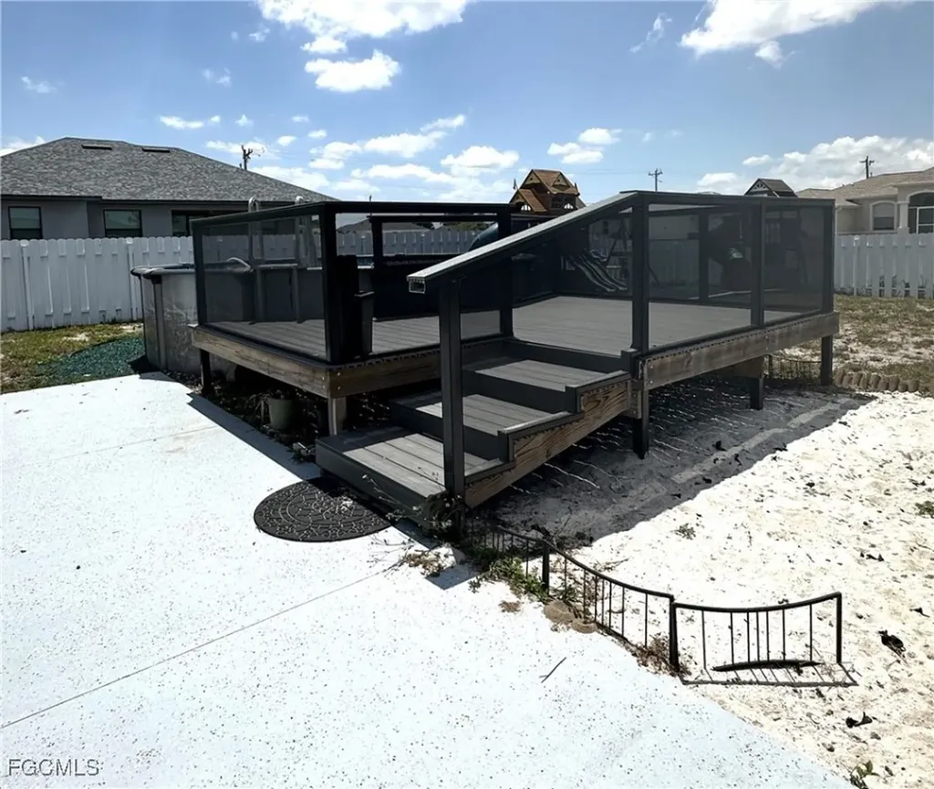 1217 NE 1st Place Cape Coral FL 33909