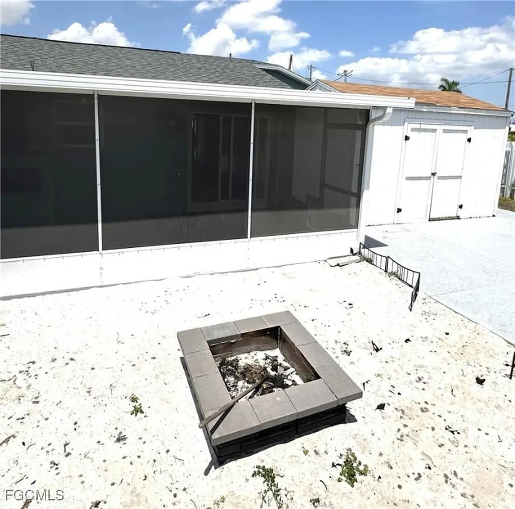 1217 NE 1st Place Cape Coral FL 33909