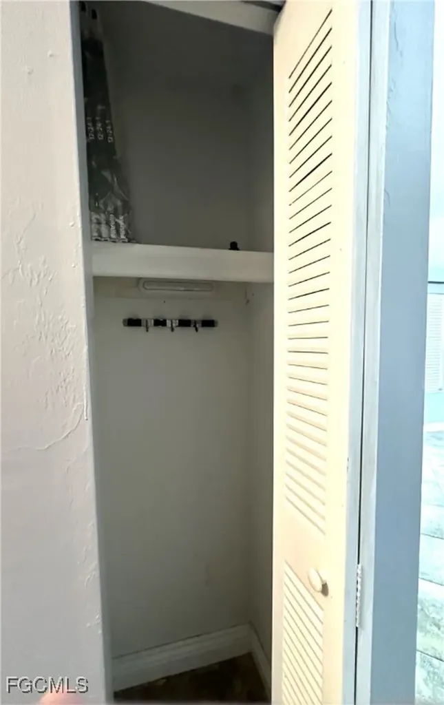 1217 NE 1st Place Cape Coral FL 33909