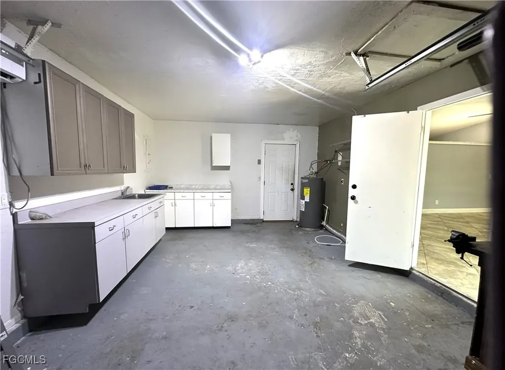 1217 NE 1st Place Cape Coral FL 33909