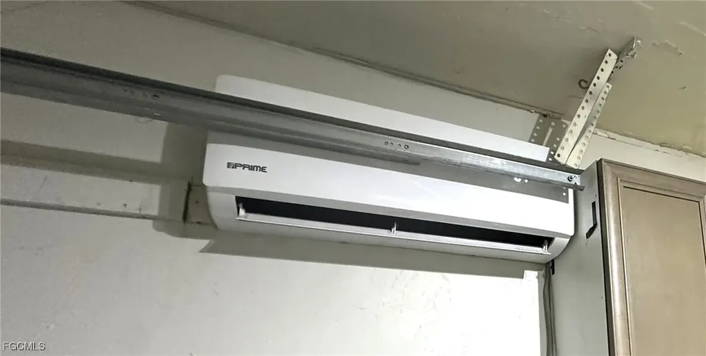 1217 NE 1st Place Cape Coral FL 33909