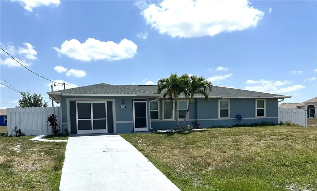 1217 NE 1st Place Cape Coral FL 33909