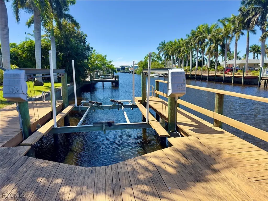 2215 Channel Way North Fort Myers FL 33917