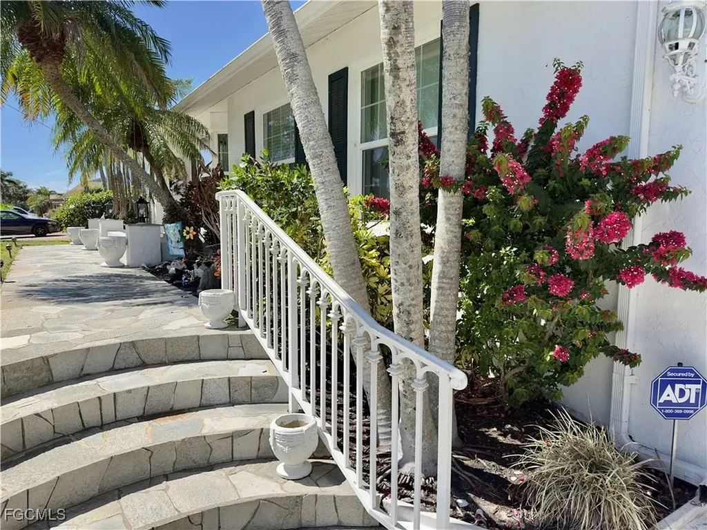 2215 Channel Way North Fort Myers FL 33917