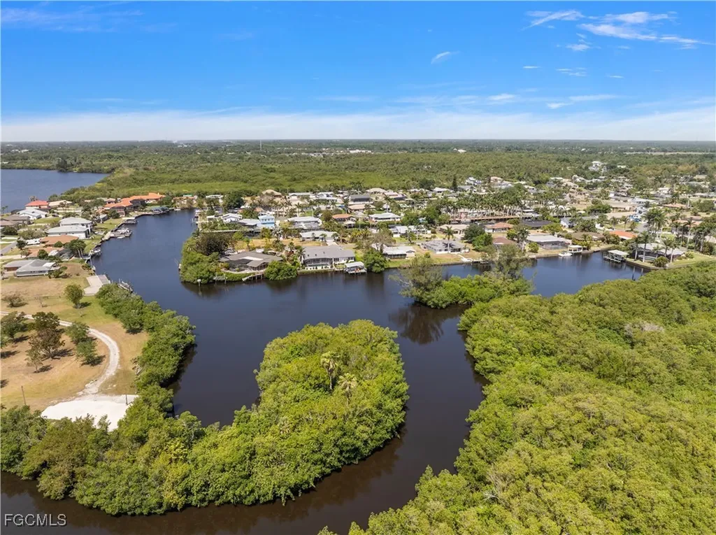 2215 Channel Way North Fort Myers FL 33917