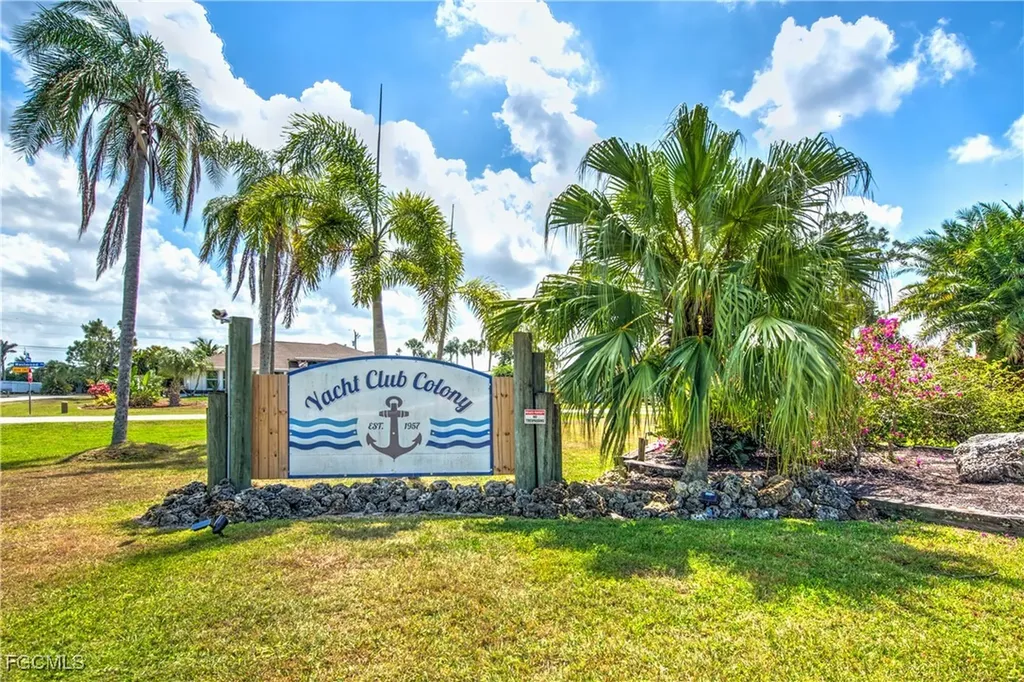 2215 Channel Way North Fort Myers FL 33917