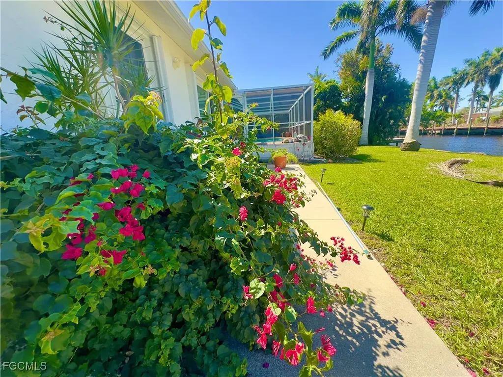 2215 Channel Way North Fort Myers FL 33917