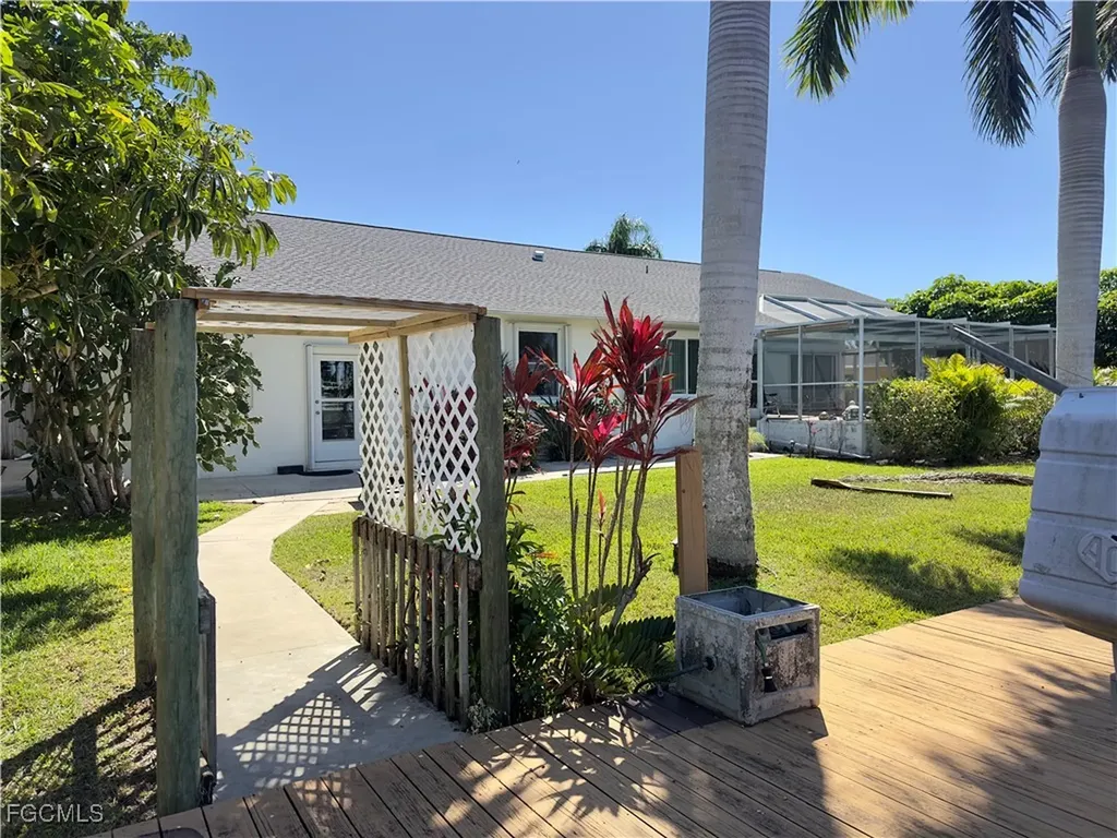 2215 Channel Way North Fort Myers FL 33917