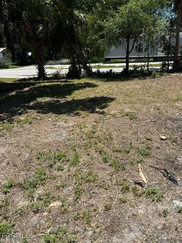 403 Santa Barbara Street North Fort Myers FL 33903