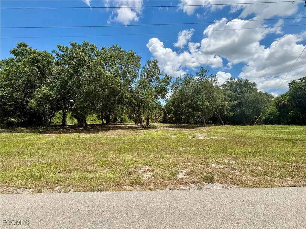 4403 E 2nd Street Lehigh Acres FL 33936