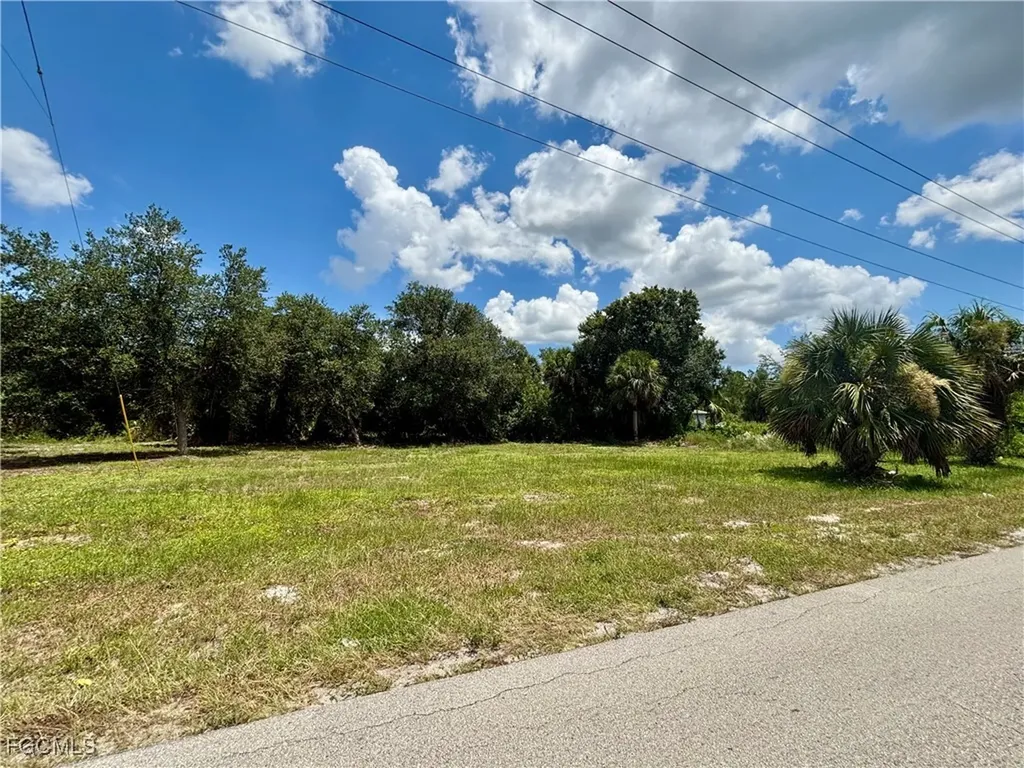 4403 E 2nd Street Lehigh Acres FL 33936