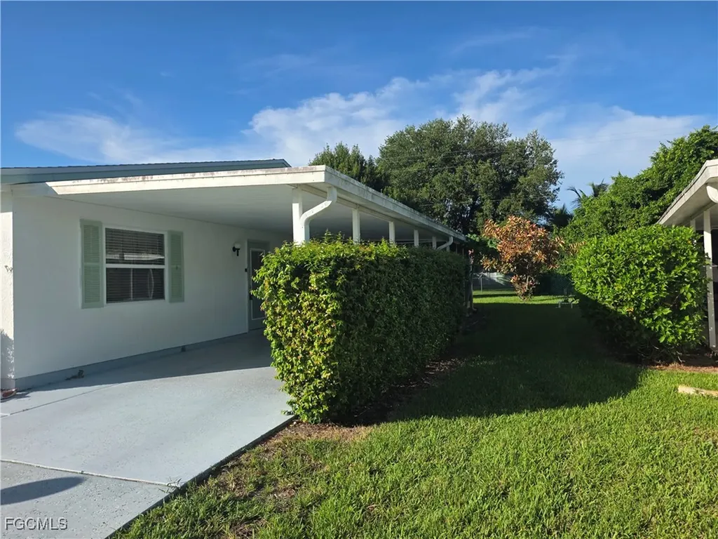 52 Heath Aster Lane Lehigh Acres FL 33936