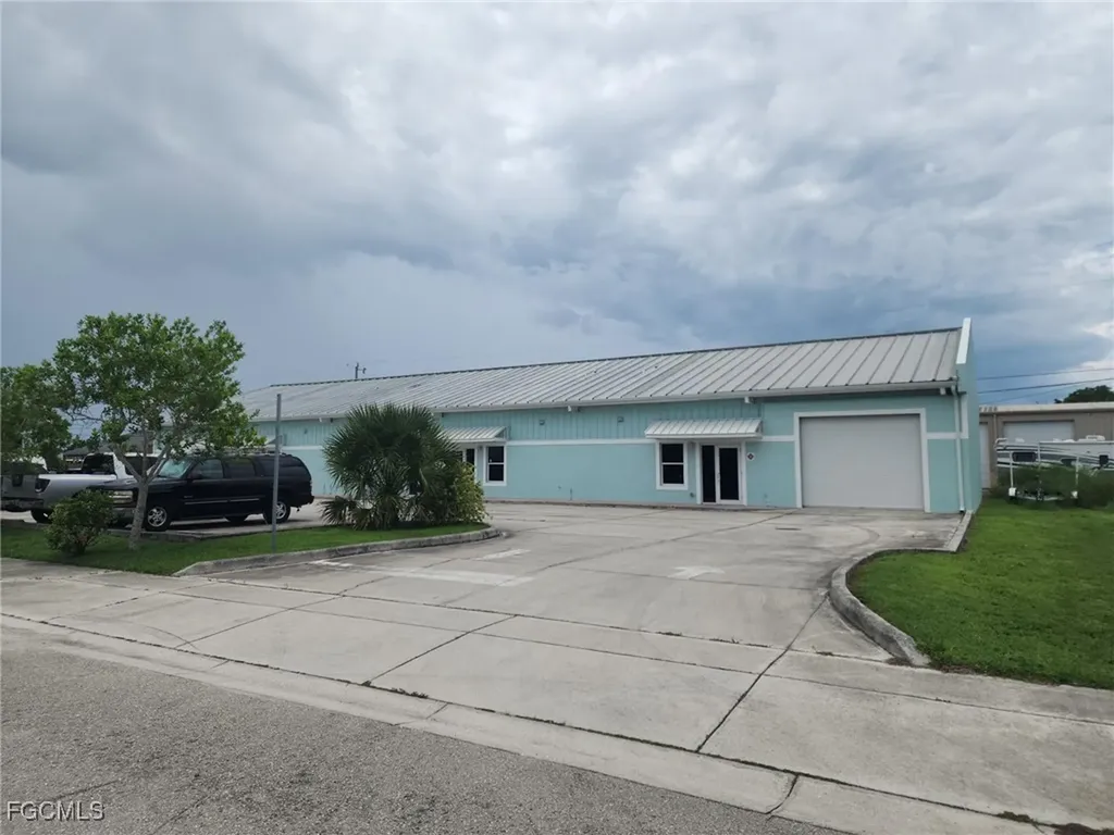 1007 NE 7th Terrace Cape Coral FL 33909