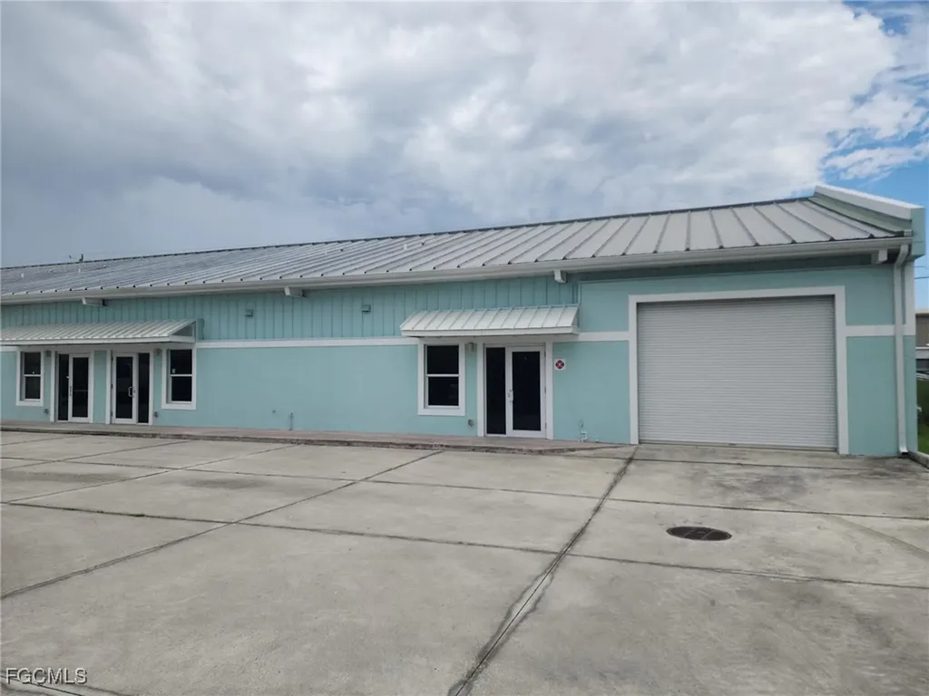 1007 NE 7th Terrace Cape Coral FL 33909
