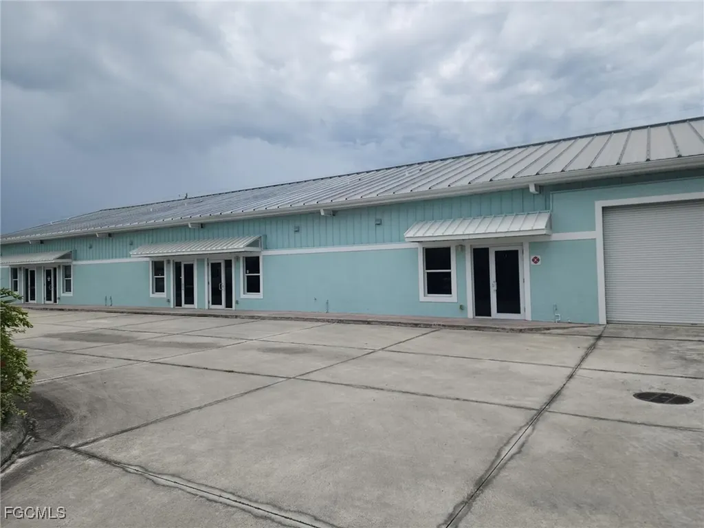 1007 NE 7th Terrace Cape Coral FL 33909